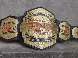 Ceinture de championnat de lutte Ronpex International sur mesure avec plaques en laiton et zinc, sangle en cuir confortable et imperméable - Product Image 5