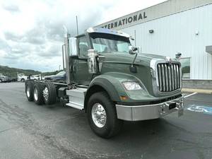 Camión Volquete Usado INTERNATIONAL 2026, Motor Diésel de 10 Cilindros, Cámara Trasera 360, Pantalla Táctil, Automático, Euro 5, 41-50t, 6x4, Volante a la Izquierda - Product Image 3