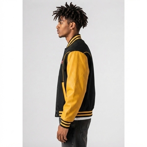 Veste universitaire classique fabriquée avec un matériau léger et respirant assurant un confort supérieur et des mouvements sans restriction. - Product Image 2
