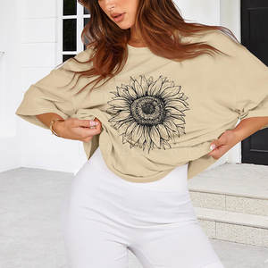 T-shirt grande taille confortable pour femme avec tissu léger T-shirt grande taille pour femme avec matériau extensible - Product Image 4