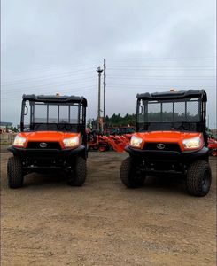 Minitractor agrícola compacto Kubota B2441 con motor de 3 cilindros refrigerado por líquido de 24HP de proveedor de confianza. - Product Image 4