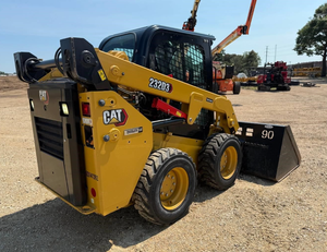 Utilisé 2023 CAT 232D3 Mini Skid Steer Loader Max Efficacité à vendre - Product Image 4