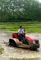 Tracteur agricole 50 CV pour rizières, très demandé en Thaïlande, aux Philippines et au Vietnam