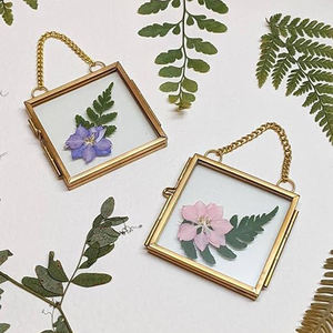 Qualité supérieure Porte-photo de créateur fait à la main Meilleure qualité Cadre photo en métal Différentes formes Boîtes à bijoux classiques et élégantes - Product Image 5