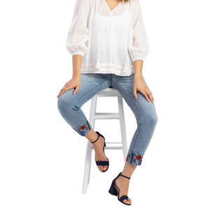 Vaqueros de lentejuelas con puño recortado para mujer - Product Image 1