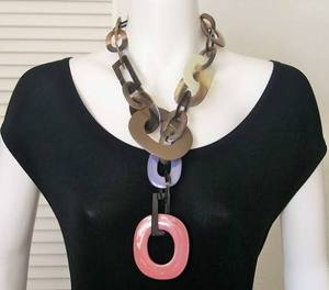 Collar de Arte de resina colorido, pieza de declaración para fiestas, ropa universitaria y amantes de la joyería hecha a mano para venta al por mayor - Product Image 6