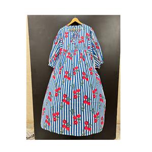 Robe midi moderne en coton imprimé pour les voyages de style urbain et les sorties de week-end confortable et à la mode à vendre - Product Image 1