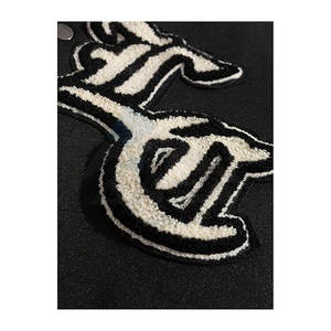 เสื้อแจ็คเก็ตวาร์ซิตี้ผู้ชายแบบสั่งทำพิเศษ ปักลายทาง ติดกระดุม  พร้อมตัวอักษรสีแอพริคอต - Product Image 4