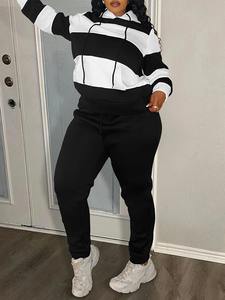 2025 femmes décontracté grande taille grande taille deux pièces pantalon ensembles automne décontracté rayé à capuche sweat hauts survêtement ensembles - Product Image 3