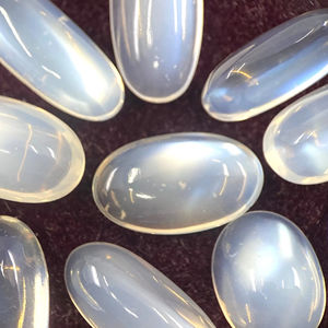 พลอยรูปพระจันทร์สีรุ้งธรรมชาติทรงวงรีทรงวงรียาวสำหรับทำเครื่องประดับขายส่งทุกขนาด - Product Image 1