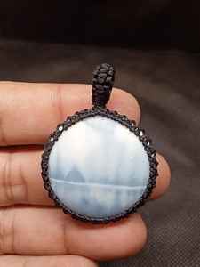 Colgante de Ópalo Azul Natural, Colgante de Macramé, Colgante de Hilo, Gema, Joyería de Piedras Preciosas, Cabujones Pulidos a Mano - Product Image 4