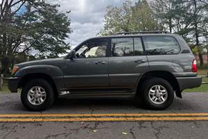 Lexus LX 470 de 2000, Usado, Sin Reserva, Motor V8, Color Verde Riverock Mica, Diferencial Central Bloqueable, Sin Modificaciones - Product Image 3