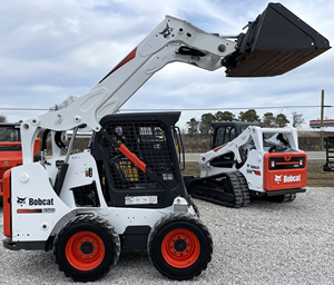 Minicargadora Bobcat S570 usada, 61HP, 1.5 toneladas, elevación vertical, equipo de construcción con dirección hidráulica. - Product Image 3