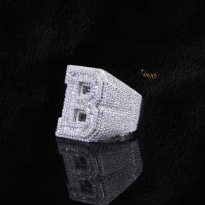 Anillo personalizado de plata 925 con letras B de diamante cultivado en laboratorio, joyería de declaración de Hip Hop, regalo de lujo para hombres con estilo - Product Image 2