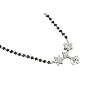 Compra un Mangalsutra de Plata Pura Chapado en Oro con Cuentas en Forma de Flor, un Collar Religioso Étnico con Diamantes y Perlas, un Regalo Perfecto para tu Esposa - Product Image 3