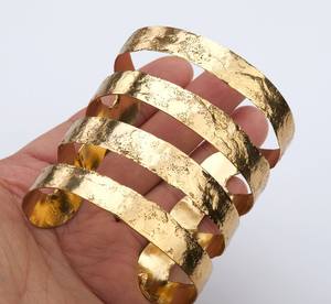 Fabriqué à la main 100% pur laiton Floral Designer large manchette Bracelet réglable Bracelet cadeau pour maman - Product Image 1