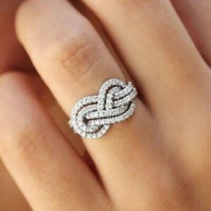 Anillo de compromiso de diamantes de moissanita de Plata de Ley 925, anillo de bodas de diamantes de moissanita de plata esterlina para exportar desde la India - Product Image 1