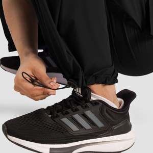 Pantalones Casuales Negros Tejidos para Mujer 2.0 Micro Bottoms de Cintura Media Transpirables con Cierre Elástico Estilo Cargo Streetwear Arrugados - Product Image 5