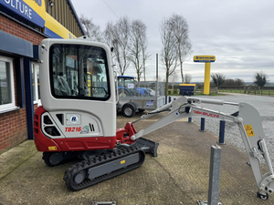 Miniexcavadora Takeuchi con Cabina Azul, Modelo Diésel TB290 TB230, Cucharón de 0.12m, Bomba KYB para Motor - Product Image 2
