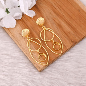 Pendientes Colgantes de Latón Antiguo para Mujer, Pendientes Geométricos Minimalistas, Pendientes Colgantes de Latón de Alta Calidad, Pedido al por Mayor - Product Image 3