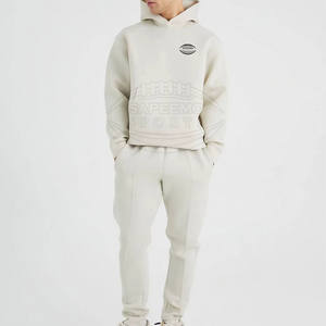 Conjunto de Ropa Urbana de Invierno para Hombre, Sudadera con Capucha y Pantalones Jogger Estampados, Modernos y Casuales para Moda Urbana y Uso Diario - Product Image 2