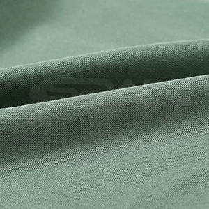 กางเกงขาสั้นออกกำลังกายผู้ชายทรงสตรีท ผ้าระบายอากาศ แห้งเร็ว ยืดหยุ่นได้ มีช่องด้านข้าง เอวปรับได้ เหมาะสำหรับเล่นบาสเก็ตบอล ผ้าฝ้าย 100% - Product Image 4