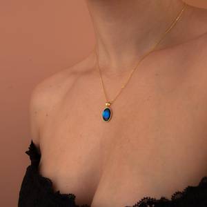 Collier de style vintage plaqué or 14 carats avec pendentif en argent sterling de superposition de pierres précieuses de Labradorite bleu foncé - Product Image 4