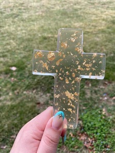 Croix d'église en résine époxy découpée avec des bords lisses et des couleurs vibrantes, de haute qualité - Product Image 5