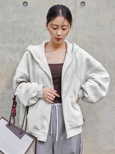 Venta al por mayor de las mujeres Sudadera con capucha de color sólido de manga larga Zip Up algodón polar con capucha de gran tamaño de talla grande chaquetas de calle - Product Image 4