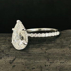 Anillo de diamante solitario de oro macizo de 14K CVD, anillo de diamante solitario cultivado en laboratorio de corte de pera de 4,00 quilates - Product Image 1
