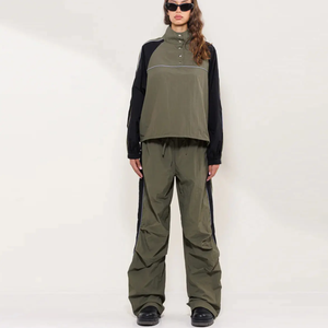 Conjunto de Top corto cortavientos con logotipo personalizado para mujer Conjunto informal de dos piezas Ropa de verano con cuello con capucha y tops largos - Product Image 4