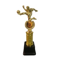 Ballon de football décoratif en laiton et chaussure Showpiece Home Decor Sculpture en laiton Golden Boot Trophy Look