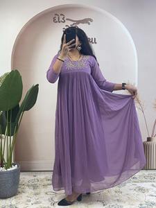 Kurti de Diseño para Mujer en Georgette con Pantalón a Juego y Dupatta de Micro Algodón, en Existencia, Hecho en India - Product Image 3