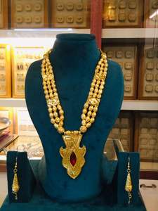 Conjunto de joyería vintage chapada en oro de 24 quilates Pendientes de collar de cobre de 18 quilates con patrón de flores Zircon EE. UU. Francia Accesorio de moda - Product Image 5