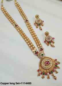 ENSEMBLE DE BIJOUX INDIENS TRADITIONNELS ET À LA MODE EN CUIVRE ENSEMBLE DE BIJOUX DE MARIAGE POUR FEMMES BOUCLES D'OREILLES ET COLLIER - Product Image 2