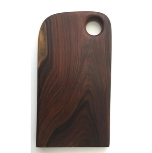 Tabla de cortar de madera minimalista de Haya/Arce con agarre de latón dorado pulido Accesorio de utensilios de cocina Premium Tabla de cortar de madera - Product Image 3