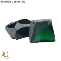Les cristaux cultivés en laboratoire ont créé Rough # A 2092 Demantoid Vert Résistant à la Chaleur Qualité Facettage Gemme Synthétique Simulée Nano pour la Lapidaire