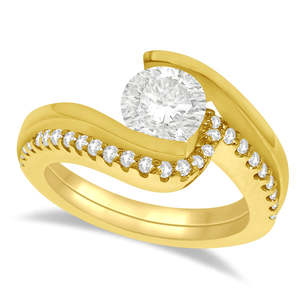 Conjunto de Joyería Fina de Oro Amarillo de 18K, Anillo de Compromiso con Diamantes Engastados en Tensión y Conjunto de Alianza Nupcial - Product Image 2
