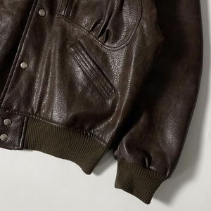 OEM personalizado Regular Fit PU Bomber Letterman Chaqueta de algodón acanalado suave forro interior de cuero vegano Varsity chaqueta de los hombres - Product Image 2