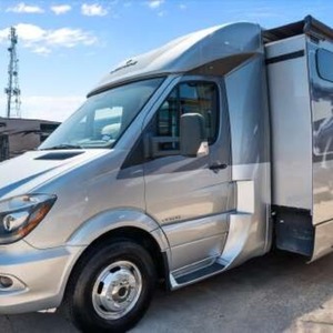 รถพ่วง2024มือสองสำหรับการเดินทางเพื่อพักผ่อน U 2 4 M B L Class B + Camper - Product Image 1