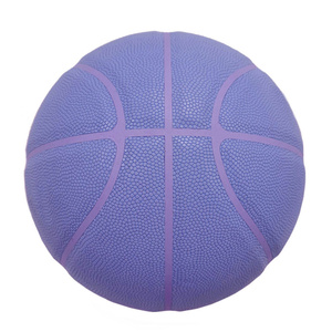 Balón de Baloncesto Personalizado de Material PU, Fabricación Personalizada de Fábrica, Balón de Baloncesto Negro para Entrenamiento en Interiores y Exteriores, Hecho de Goma Sellada - Product Image 3