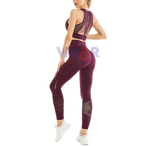 Ensemble de yoga pour femmes à la mode les mieux classées Ensembles de yoga pour femmes au design nouveau et élégant disponibles à des prix raisonnables Ensembles de yoga - Product Image 1