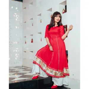 Conjunto de Traje de Rayón Rojo para Mujer - Product Image 1