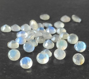 Piedra lunar de labradorita natural al por mayor, piedras preciosas sueltas facetadas de corte redondo de 2mm-30mm con juego de colores para la fabricación de joyas - Product Image 3