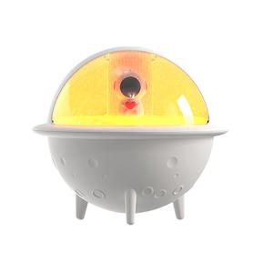Humidificateur Myrva Astronaut 0,5 L à évaporation avec lumière à changement de couleur pour utilisation sur table de bureau - Product Image 5