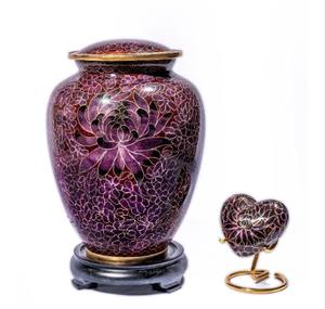 Belle et intemporelle urne de crémation blanche pour adultes pour les cendres humaines-Cette grande urne élégante en émail nacré et nickel I - Product Image 4