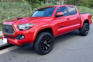 โตโยต้า ทาโคมา TRD สปอร์ต ดับเบิ้ลแค็บ 4x4 V6 พาวเวอร์ ปี 2018 สภาพดี - Product Image 1