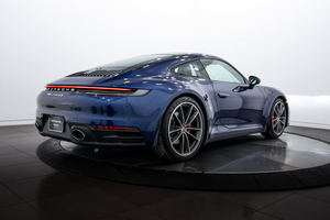 COCHE USADO IMPECABLE 2022 9-1-1 COUPE HP 443 3L H6 TRANSMISIÓN AWD CARRERA 4S EXTERIOR AZUL AUTOMÁTICO LISTO PARA LA VENTA - Product Image 5