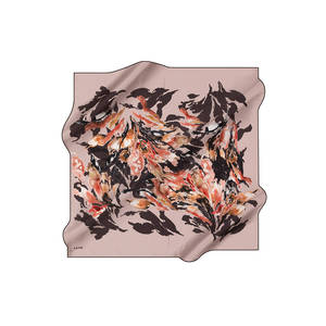 ผ้าพันคอผ้าไหมเครปซาตินผงสีชมพูลายดอกไม้สี่เหลี่ยม - Product Image 1