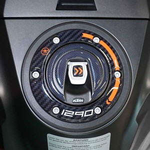 Adesivo di protezione 3D per tappo serbatoio per KTM 1290 Super Adv 2021-22 - Product Image 1